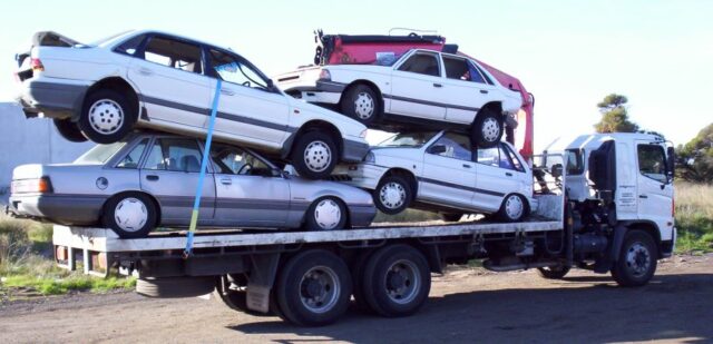8 Benefits of Using Junk Car Removal Services - The Messenger